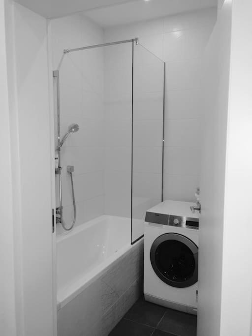 New Apartment - 10 Min Downtown ウィーン エクステリア 写真